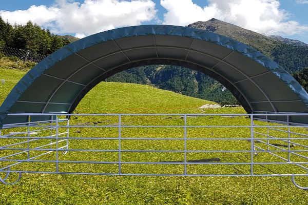 Mobiler Unterstand mit Dacheindeckung Standard inkl. Sturmsicherung 6m x 4m H 3,85m